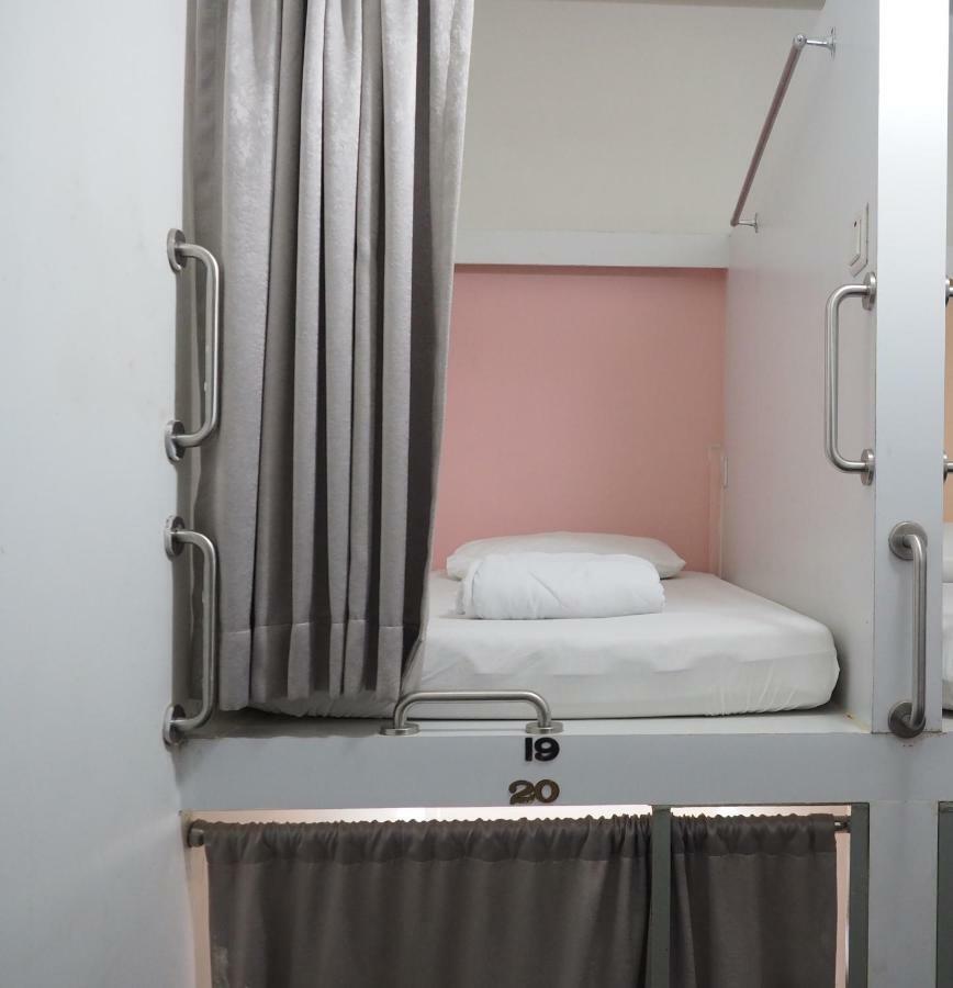 Pillow Talk Hostel Сингапур Екстериор снимка